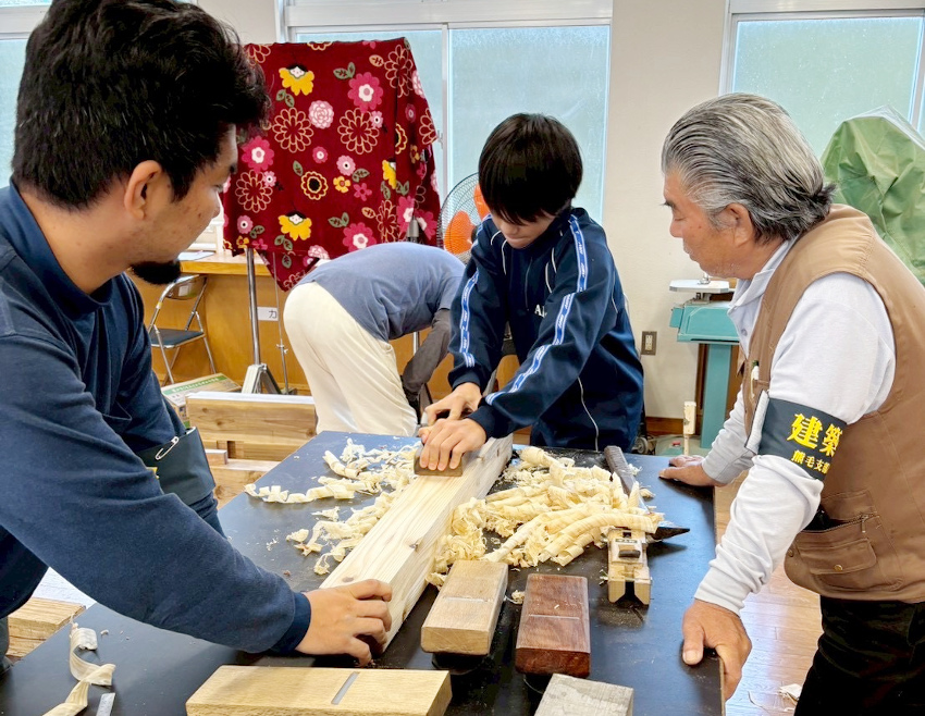 出前講座を開催/建築の魅力発信/士会屋久島分会