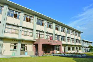 伊集院小学校校舎