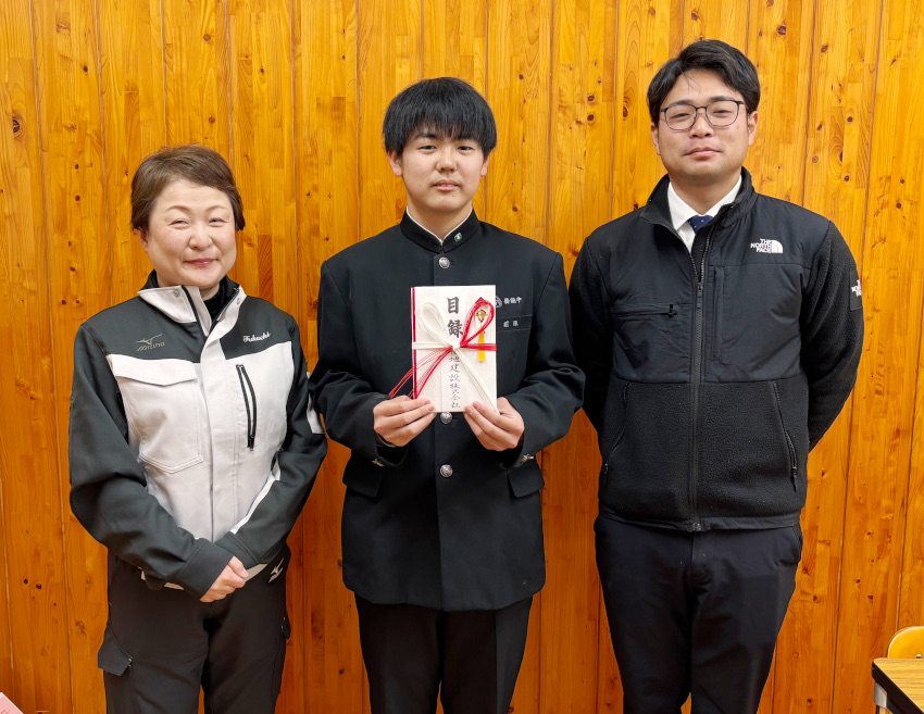 ハンドボール部へ寄付金