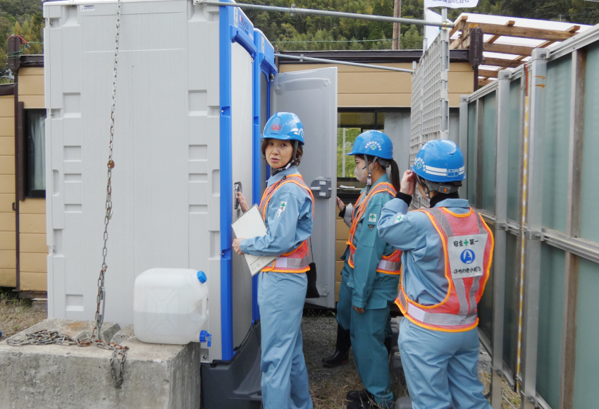 淵脇建設女性パト