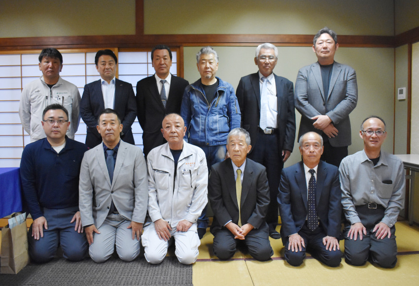 県鳶土工業連合会総会／大村氏続投　人材育成を