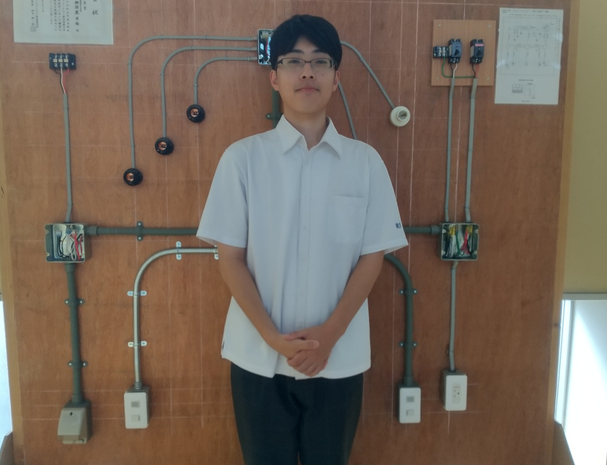 輝け若人／鹿児島情報高校　メカトロニクス科３年　諸留　太一さん／電気で支える未来