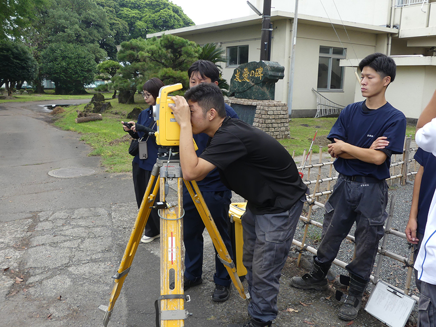 県測量設計業協会・鹿屋農高で出前講座
