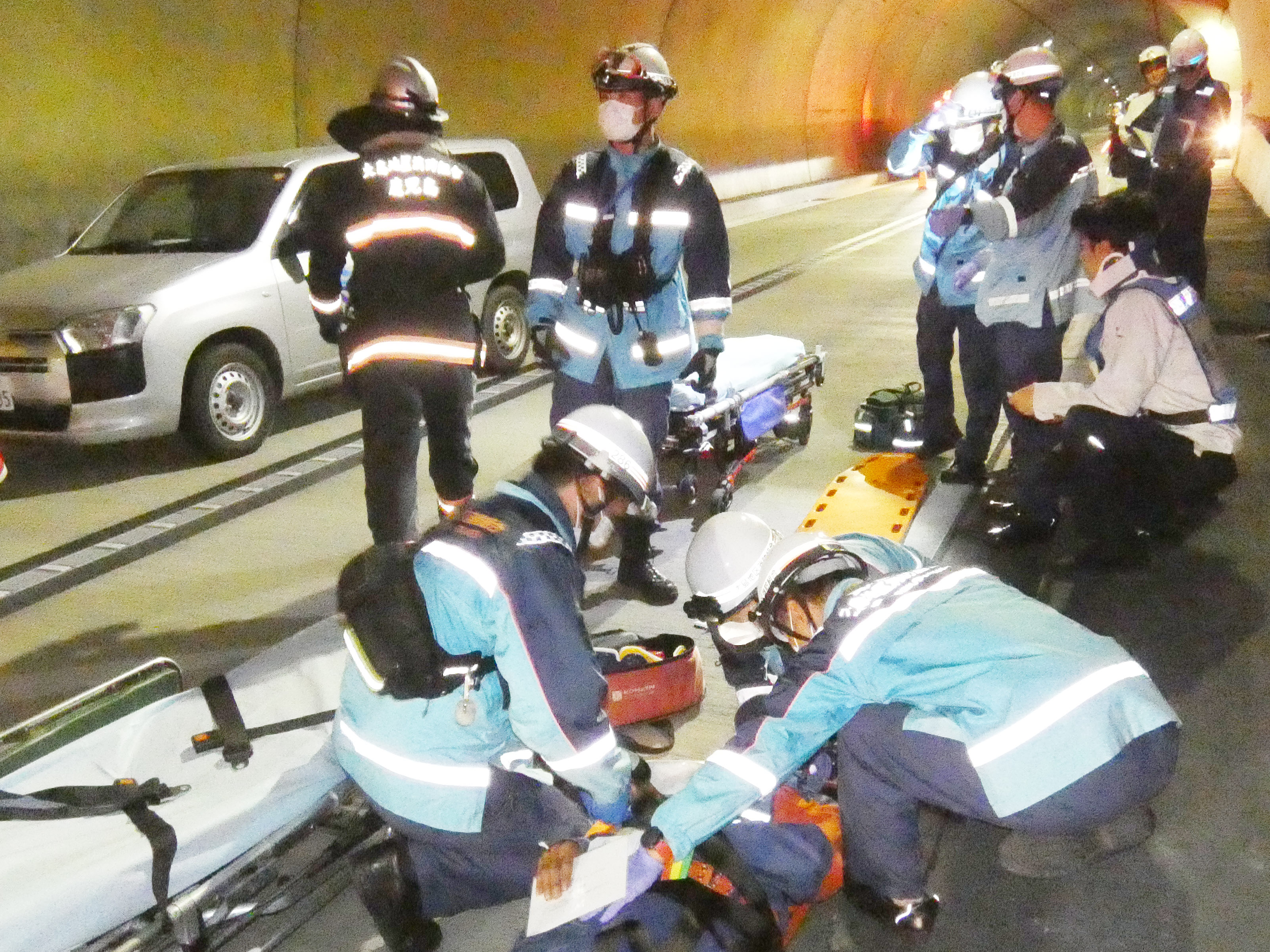 奄美最長トンネルで訓練／広域的な体制確認／瀬戸内事務所等