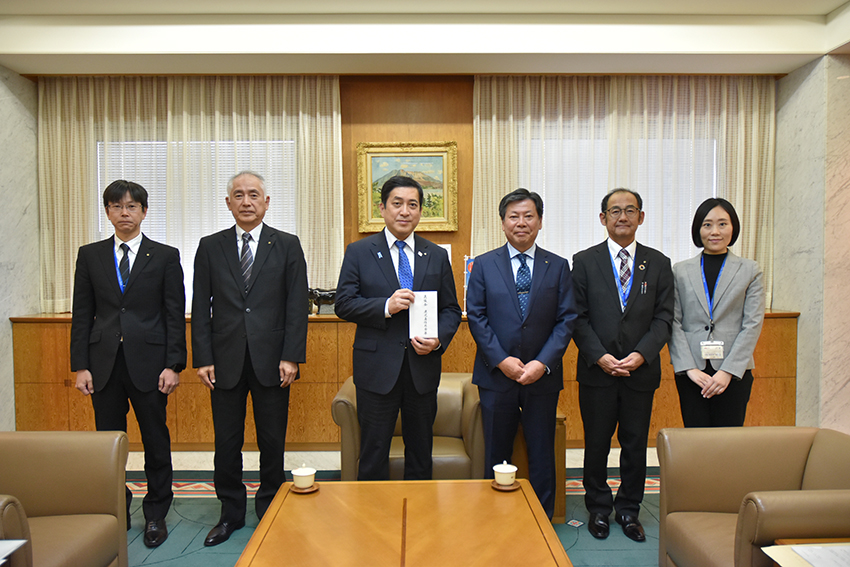 復興支援金を贈呈