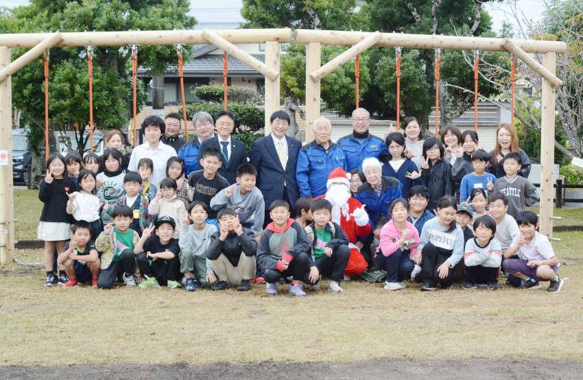 指宿市に遊具寄贈／一層の賑わいを／常盤建設