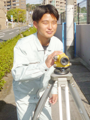 輝け若人/鹿児島工業高校 建設技術系3年 新村義充(ともあ)さん/「父の背中を見て」