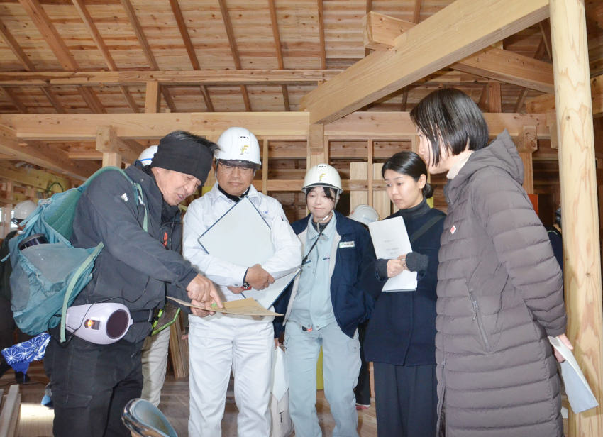 省エネ法適用除外/県基準認定1号が公開/建築士会員ら研修