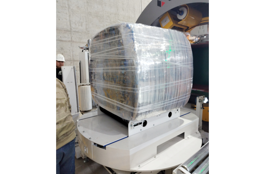 県内初　６面圧縮梱包機導入