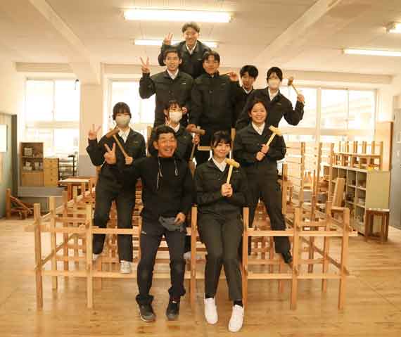 加治木工高で出前授業/伝統継手を学ぶ/県住宅産業協会