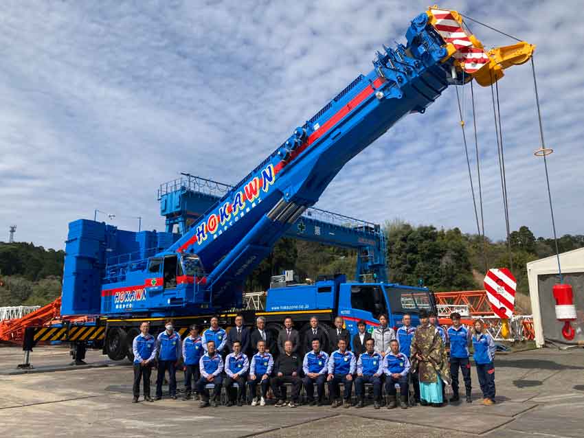 外薗運輸機工 国内最大級の新機種/700t吊り オルタークレーン導入/県内初、九州でも2台目