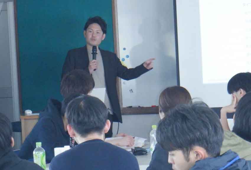 社労士の山下氏/仕事に持ち味を/同友会新入社員研修