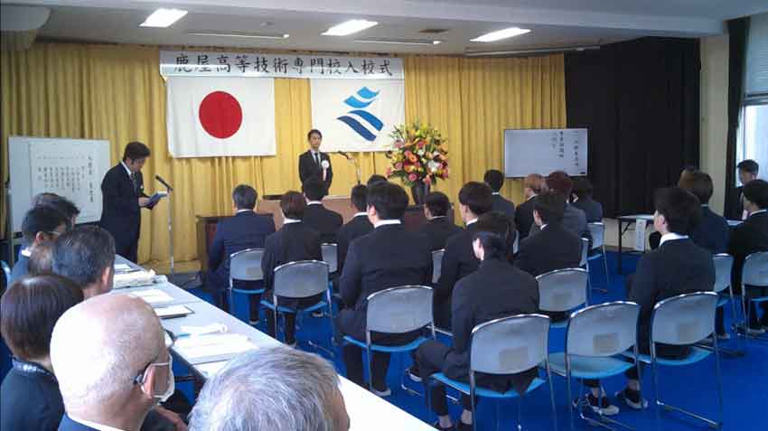 鹿屋高等技術専門校入校式/新たな一歩踏出す