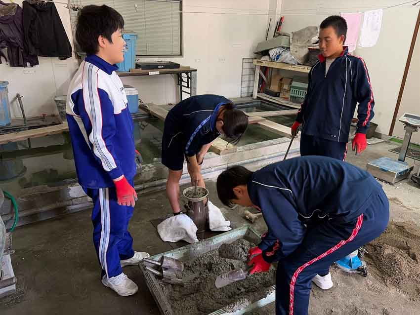 安房中、職場体験/魅力を体感/熊毛生コンクリート