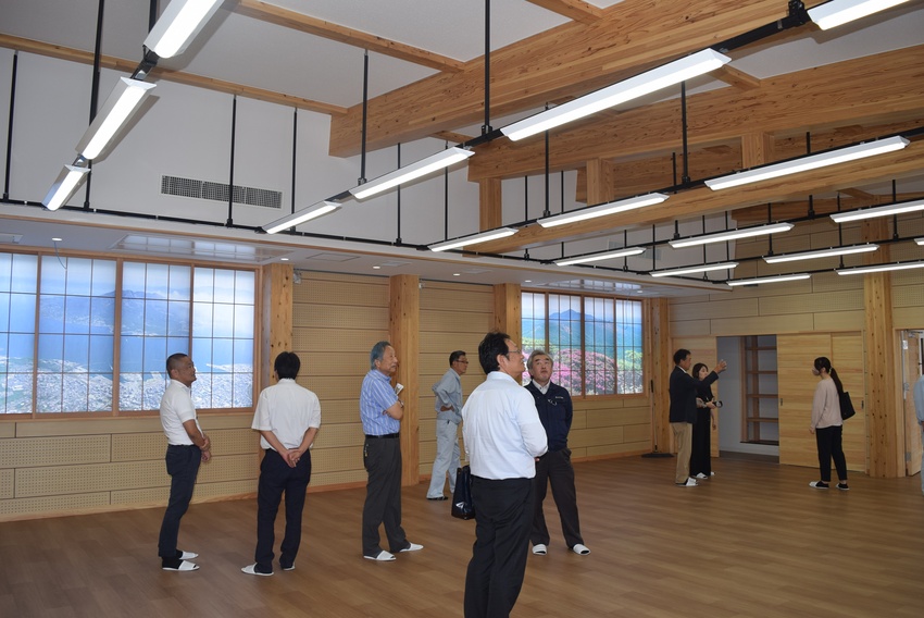 完成現場見学会/木生きる施設で学び/県建築設計監理協組