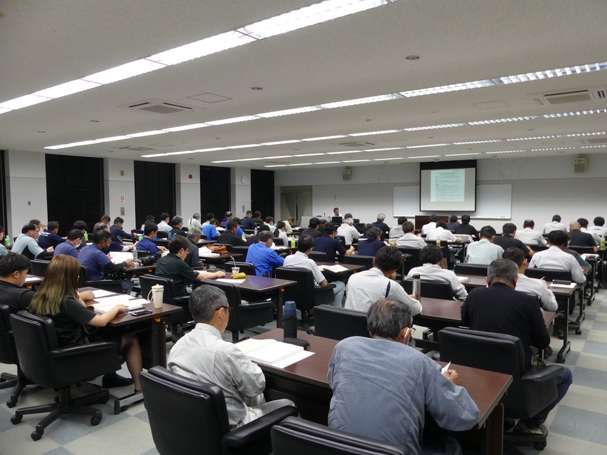 建築技術者研修(鹿屋)/関係法令に知識新た
