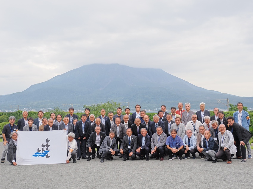 日事連 九州・沖縄ブロック協総会/本県 外村氏が新会長/業務報酬基準の実効を