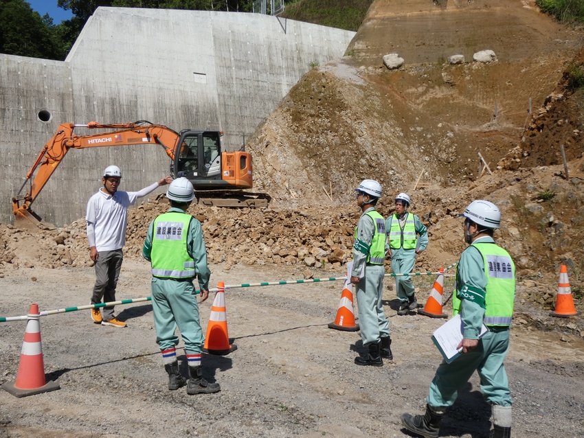 建協栗野支部自主パト/夏本番へ熱中症対策を