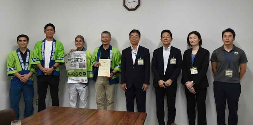 魅力を広く普及/畳ベンチを寄贈/県畳工業組合