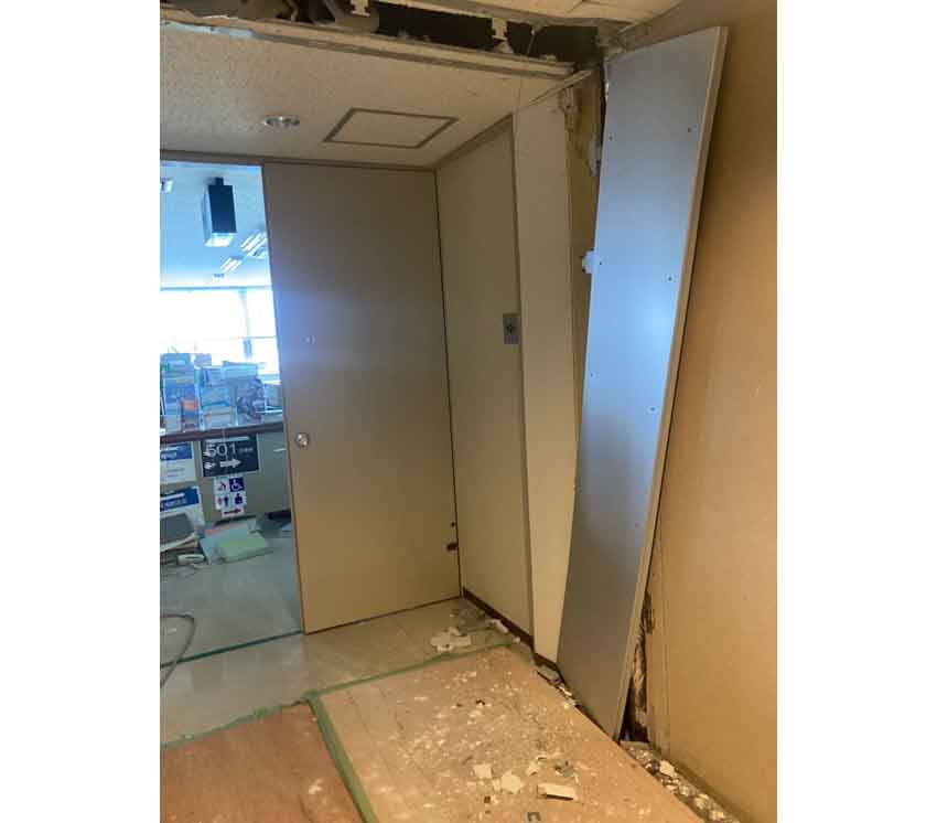本県の被災状況／薩摩川内市　庁舎連絡通路が被災／支援、復旧協力準備進める