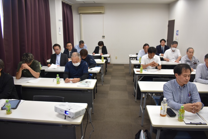 県板硝子商工協同組合／新理事長に伊瀬知氏／組合の結束と