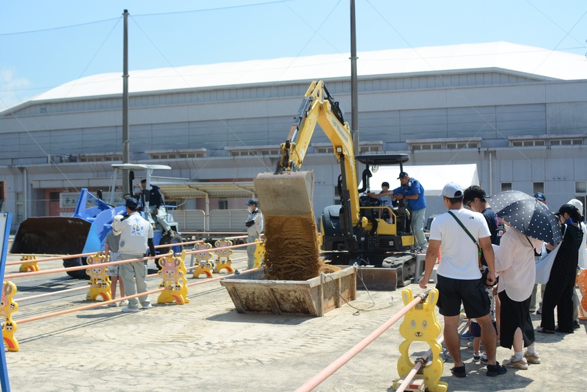 ひおき建設夏祭り/例年以上の熱気/日置市中央公民館、市内建設会社等