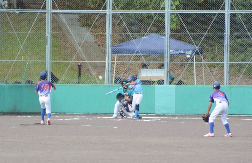 指宿で小学生ソフトボール大会/県内各地から参戦/新川床潜水工業