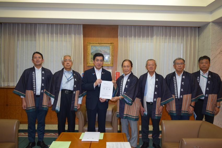 需要拡大に支援を／知事へ県産材利用要望／県木利用推進協議会ら