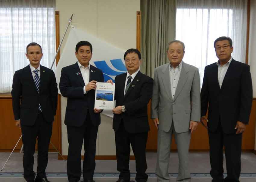 甑島縦貫道、川内港の整備推進へ/2期成会 知事に要望/「予算確保し早期完成を」