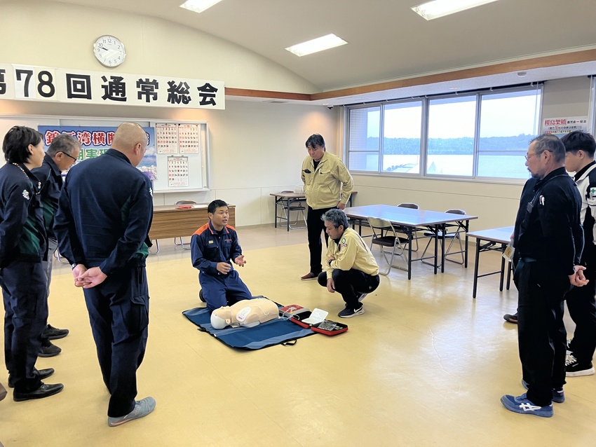 講習・合同訓練/AED使用学ぶ/鹿児島の海を守る会