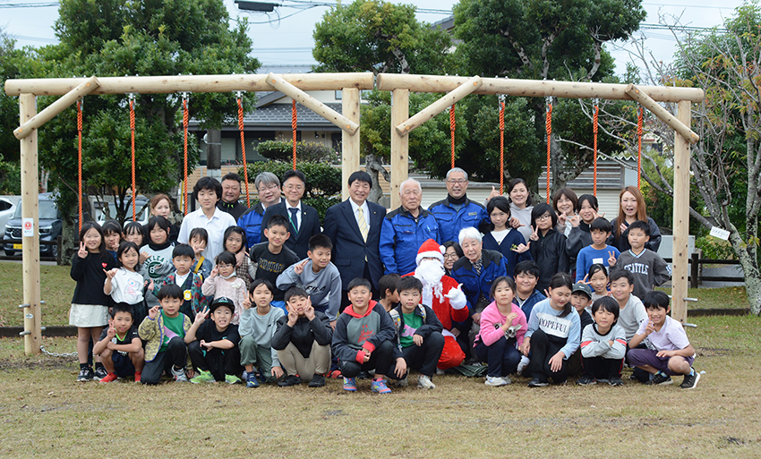 指宿市に遊具寄贈