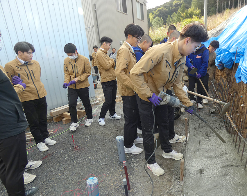 れいめい高生が施工体験