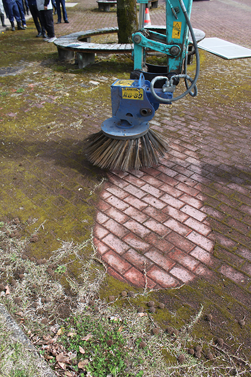 路面清掃の効率化を実現