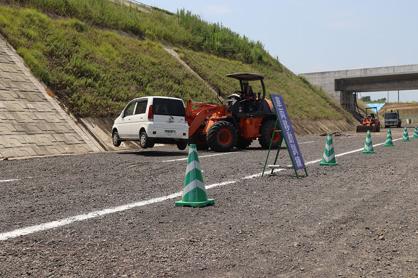 東九州道で道路啓開訓練