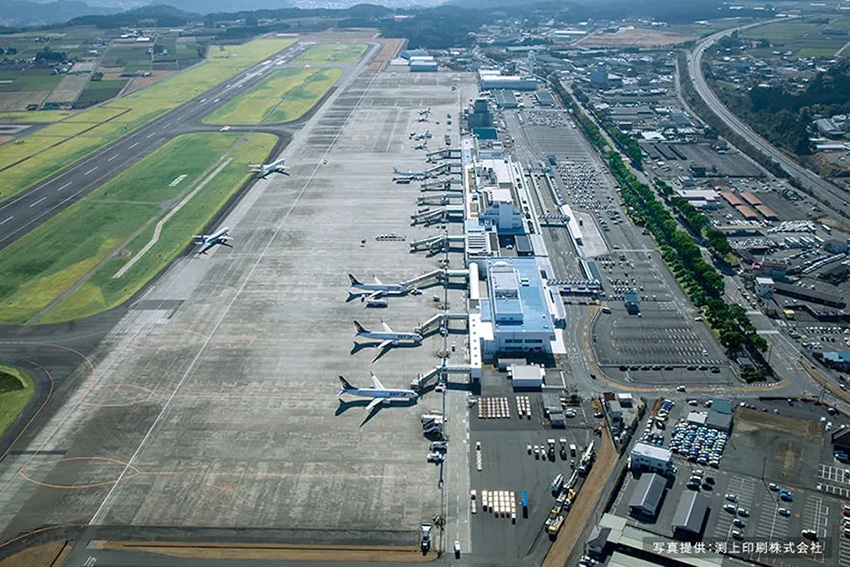 鹿空港、駐車場営業者を募集