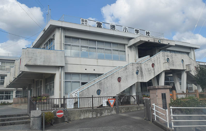 富隈小校舎を増築